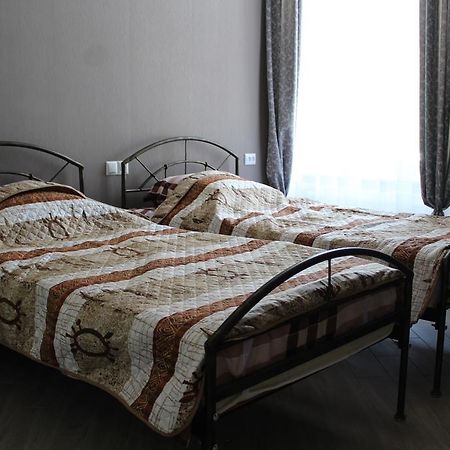 Guest House On Gia Abesadze Street Tbilisi Exteriör bild